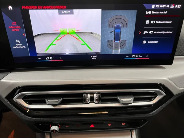 BMW 320 (2023) — foto 16 van 29