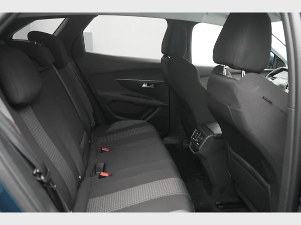 PEUGEOT 3008 (2022) — foto 17 van 28