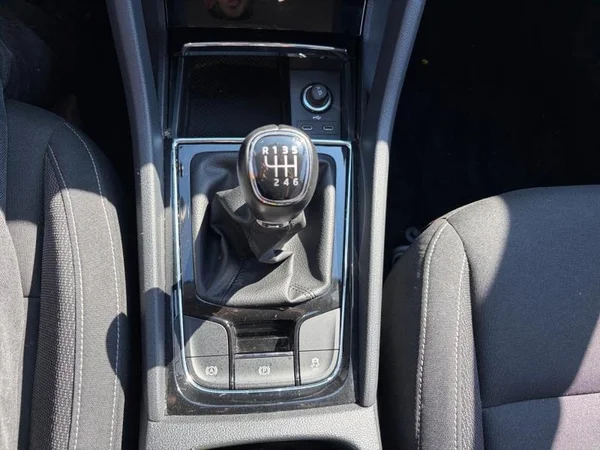 SKODA Karoq (2022) — foto 21 van 29