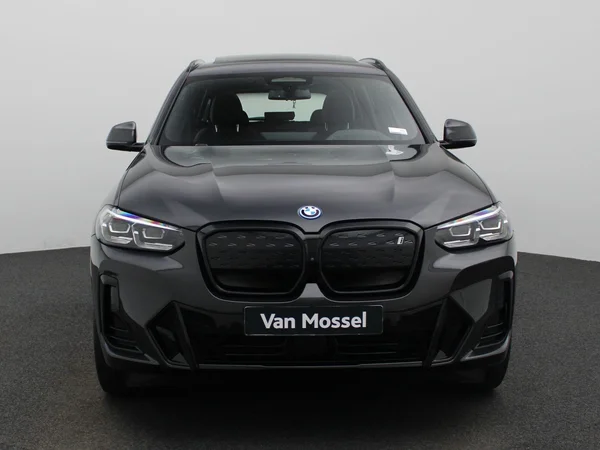 BMW iX3 (2023) — foto 23 van 55