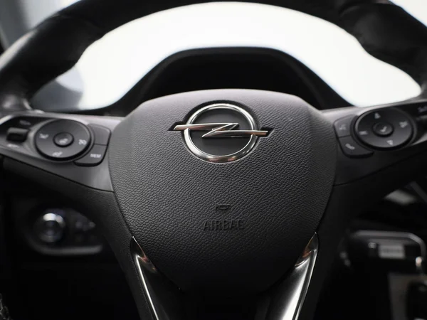 Opel Corsa (2023) — foto 18 van 36