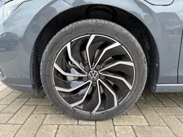 VOLKSWAGEN Golf VIII (2024) — foto 16 van 24