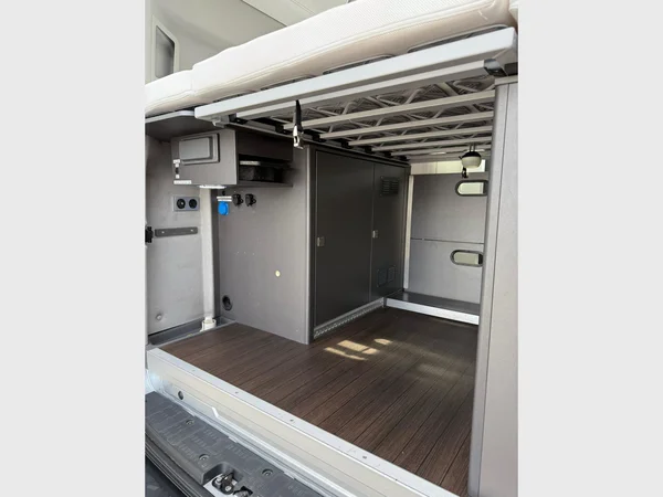 VOLKSWAGEN Grand California (2021) — foto 11 van 19