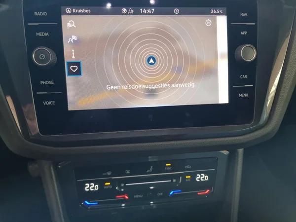 VOLKSWAGEN Tiguan (2022) — foto 5 van 22