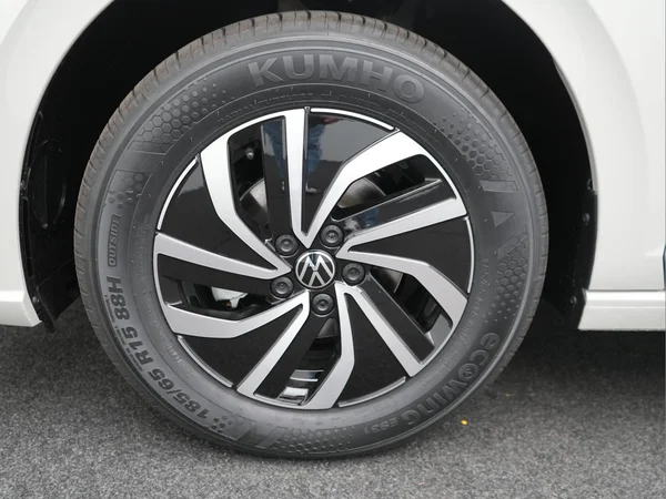VOLKSWAGEN Polo (2026) — foto 23 van 25
