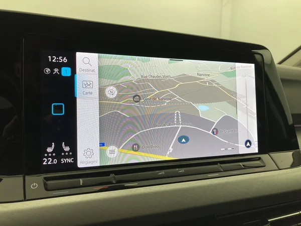 VOLKSWAGEN Golf VIII (2021) — foto 22 van 36