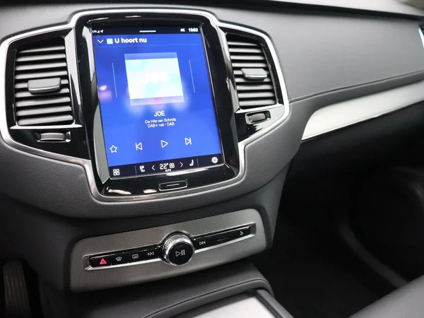 Volvo XC90 (2024) — foto 6 van 27