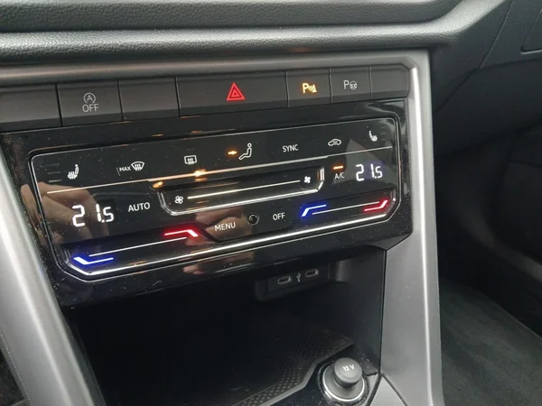 VOLKSWAGEN T-Roc (2025) — foto 4 van 20