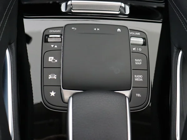 MERCEDES GLE 350 (2021) — foto 18 van 35