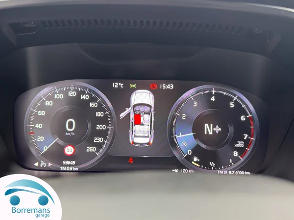 Volvo XC-40 (2022) — foto 21 van 40