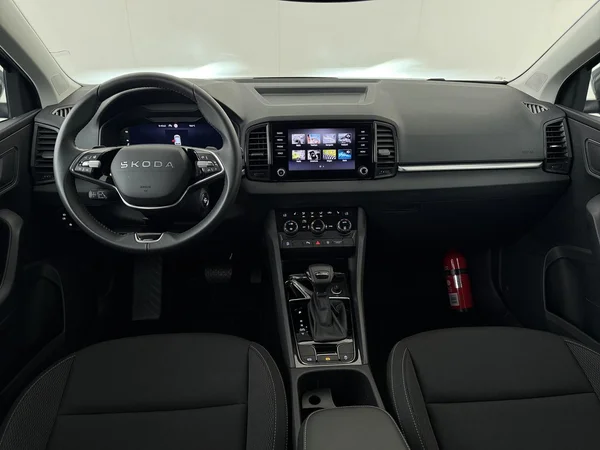 SKODA Karoq (2025) — foto 13 van 18