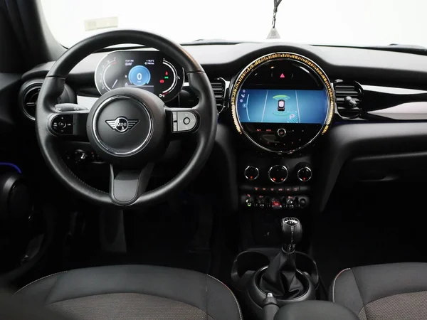 MINI One (2022) — foto 30 van 32