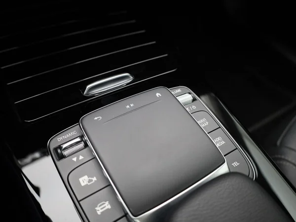 Mercedes-Benz CLA (2022) — foto 17 van 53