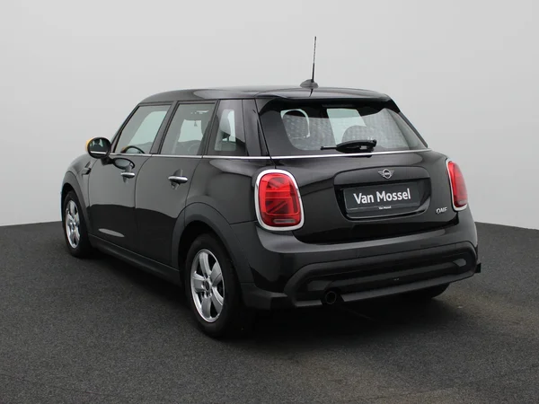 MINI One (2021) — foto 12 van 38