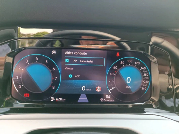 VOLKSWAGEN Golf VIII (2024) — foto 7 van 24
