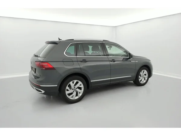 VOLKSWAGEN Tiguan Dsl (2022) — foto 30 van 36