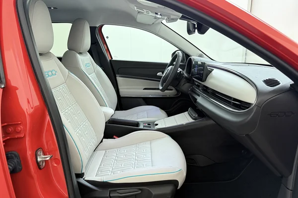 Fiat 600 (2025) — foto 16 van 18