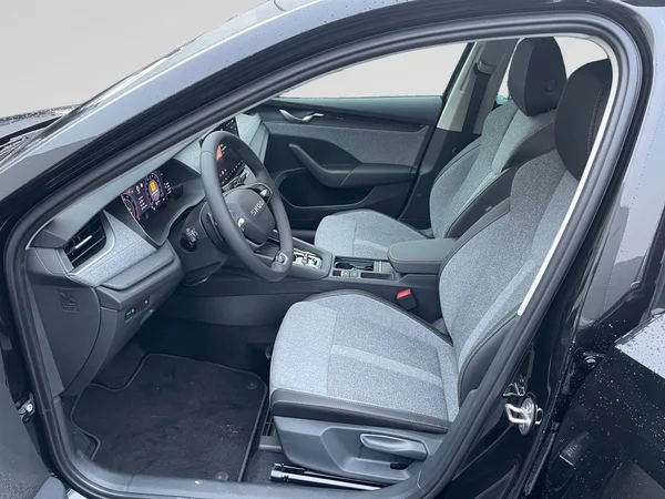 SKODA Octavia Combi (2026) — foto 2 van 21