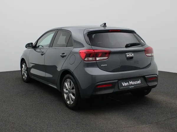 Kia Rio (2023) — foto 12 van 37