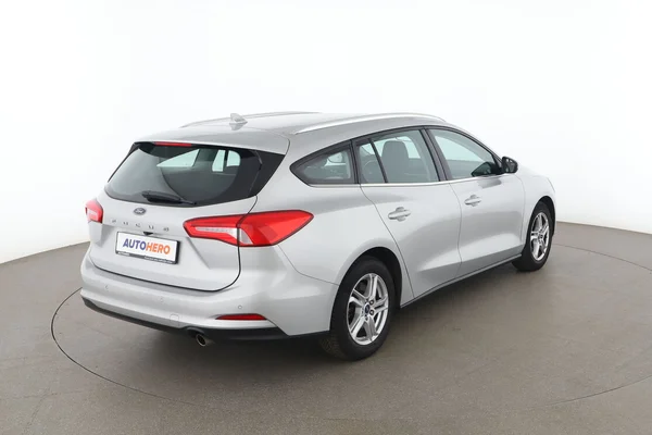 Ford Focus (2020) — foto 12 van 16
