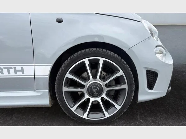 Abarth 595C (2021) — foto 18 van 19