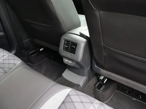 VOLKSWAGEN T-Roc (2025) — foto 3 van 26