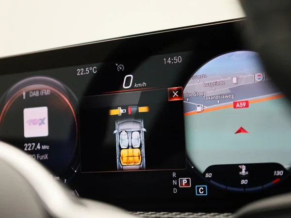 Mercedes-Benz CLA (2021) — foto 16 van 40