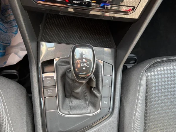 VOLKSWAGEN Tiguan (2022) — foto 21 van 31