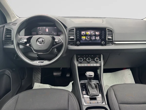SKODA Karoq (2024) — foto 2 van 18