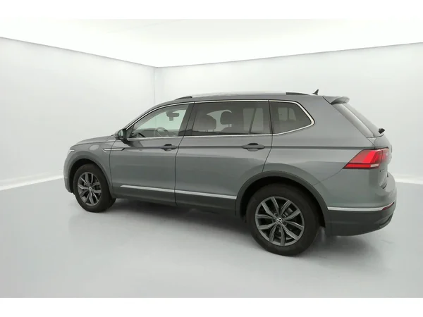 VOLKSWAGEN Tiguan Allspace (2023) — foto 33 van 36