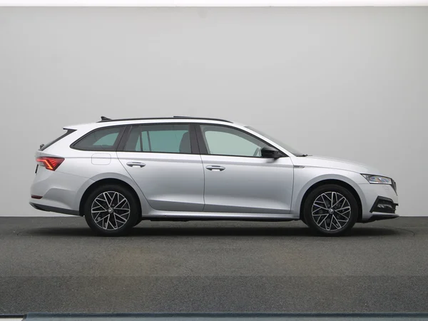 SKODA Octavia Combi (2024) — foto 6 van 22