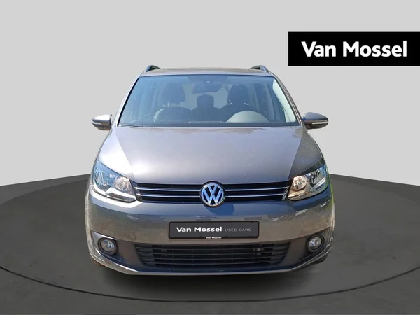 Volkswagen Touran (2012) — foto 9 van 16