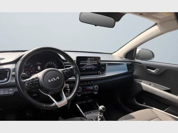 Kia RIO (2022) — foto 12 van 24