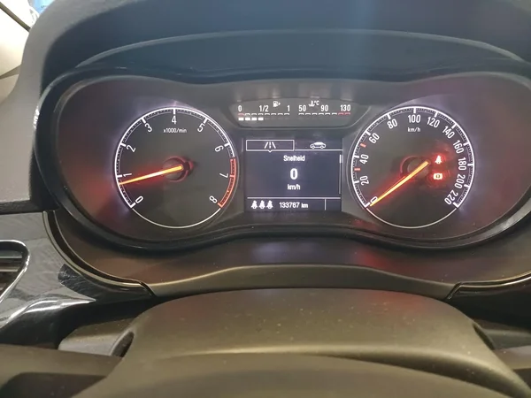 Opel Corsa (2018) — foto 8 van 13
