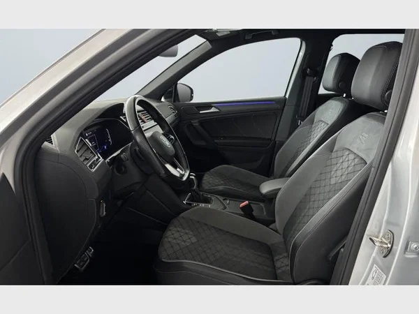 VOLKSWAGEN Tiguan (2021) — foto 33 van 33