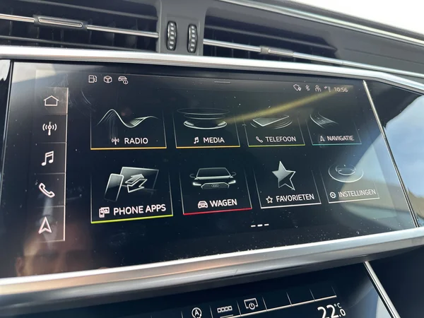 AUDI A6 Avant (2023) — foto 12 van 15