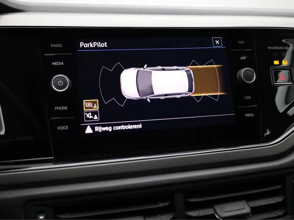 VOLKSWAGEN Polo (2018) — foto 9 van 19