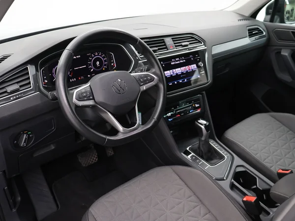 VOLKSWAGEN Tiguan eHybrid (PHEV) (2022) — foto 8 van 26