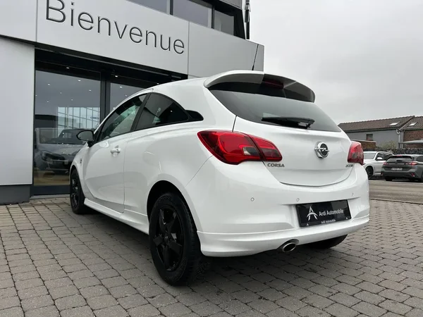 Opel Corsa (2015) — foto 13 van 16