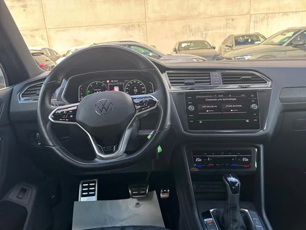 VOLKSWAGEN Tiguan Dsl (2020) — foto 10 van 22
