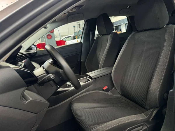 Peugeot 308 SW (2023) — foto 12 van 15