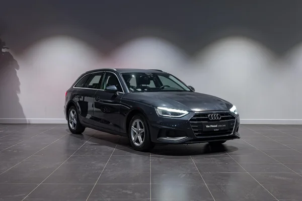 Audi A4 (2023) — foto 23 van 33