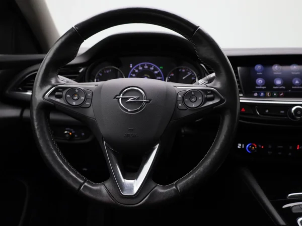 Opel Insignia (2022) — foto 38 van 40