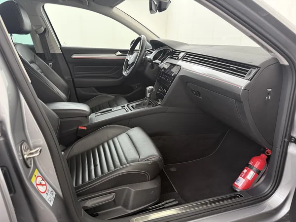 VOLKSWAGEN Passat Variant (2022) — foto 3 van 26