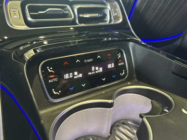 Mercedes-Benz Maybach (2021) — foto 15 van 40