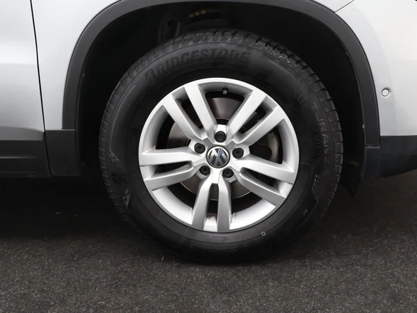 VOLKSWAGEN Tiguan (2016) — foto 24 van 25