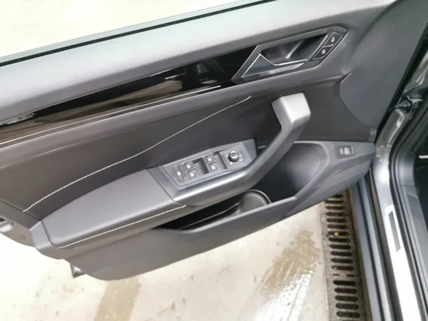 VOLKSWAGEN T-Roc (2026) — foto 5 van 15