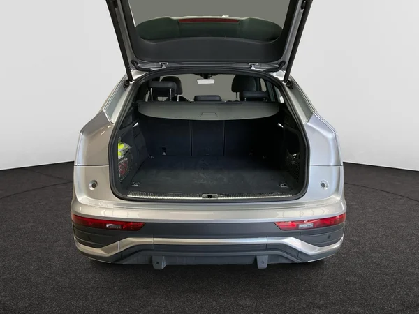 AUDI Q5 Sportback PHEV (2024) — foto 14 van 23