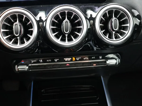 Mercedes-Benz EQA (2025) — foto 16 van 33
