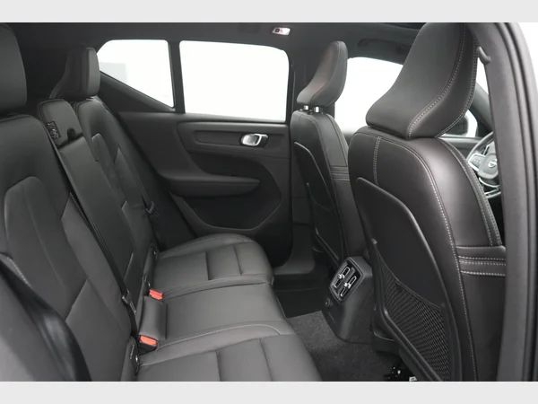 VOLVO XC40 (2021) — foto 5 van 32
